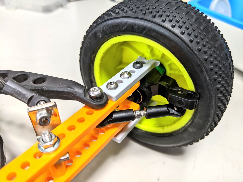 shoes_rc's tweet photo. 地味にリア周りをアップデート
ホイールベース、トレッド、トー角をそれっぽい感じに最適?化
#FFBuggy https://t.co/wLmzRraKRJ