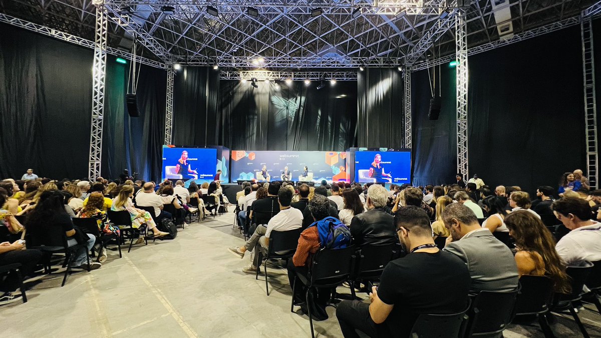 Elaine Reyes tweet media