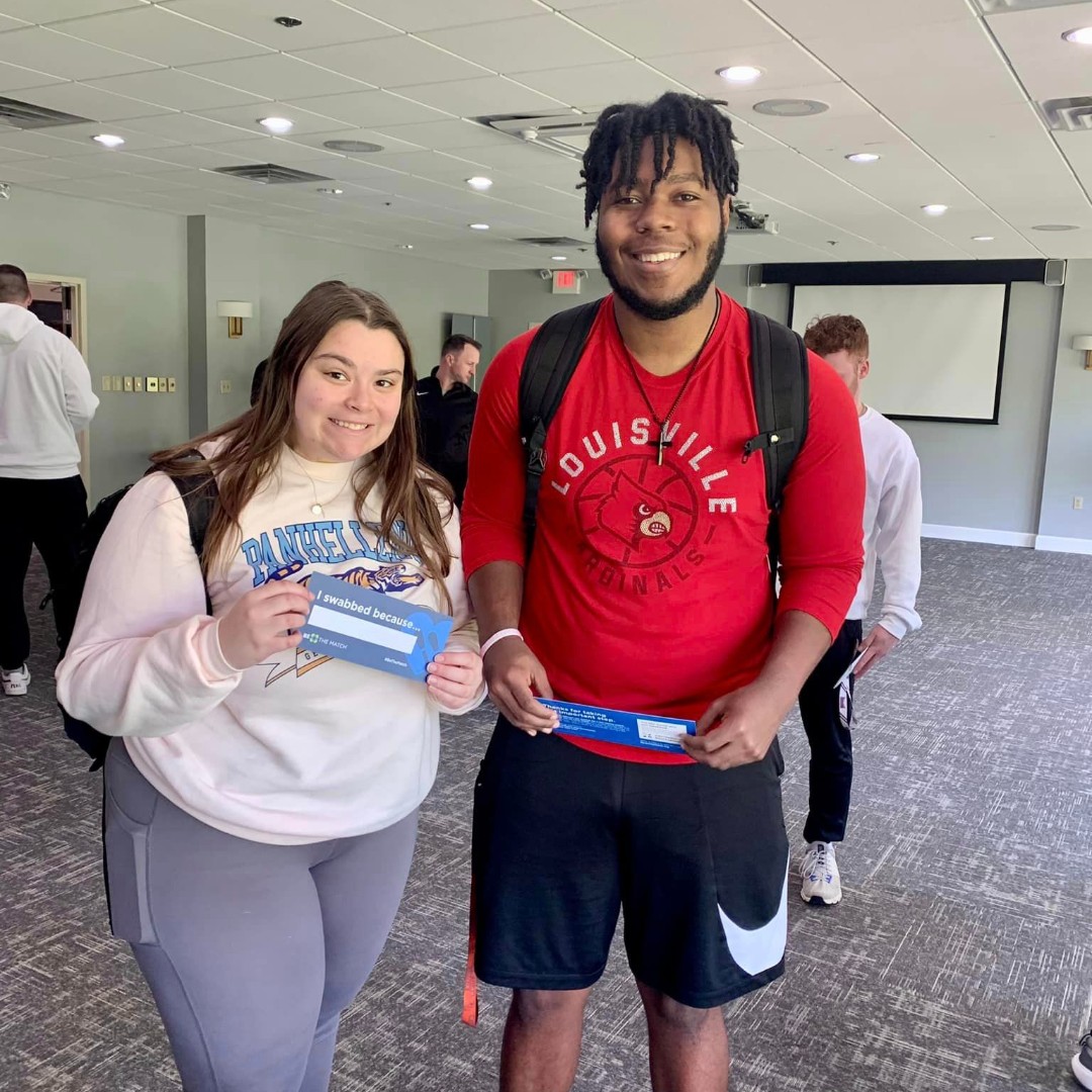 GtownCollege's tweet photo. 🏈Our football team recruited 186 donors for the national "Be The Match" registry, which helps match blood cancer patients with life-saving bone marrow donors. #BeTheMatch #GCGivesBack 🧡🖤 https://t.co/t36WTzpgwe