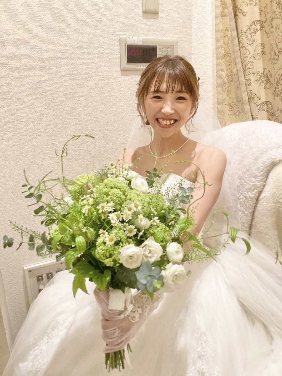 dizzy__ayts's tweet photo. ４月３０日🌞
無事に結婚式が終わりました🌞
当日雨予報でしたが祈りが通じ、外に出るタイミングは全て雨が止むとゆう奇跡が起きました🌞🌈
結婚式楽しかったなぁ〜あっという間に終わってしまったwwwww
結婚式終わったので、ライブ解禁✌️✌️ https://t.co/NhZf2qr2s4