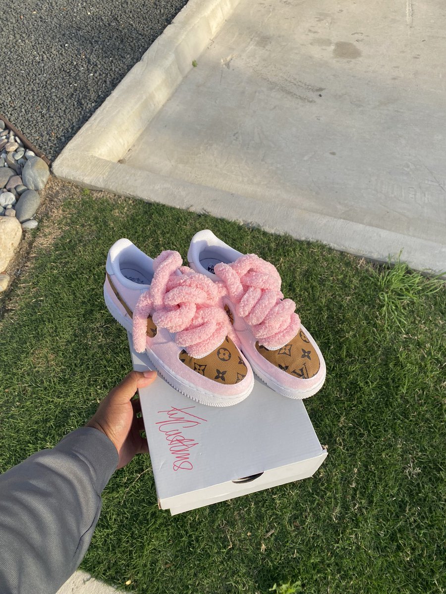 PINK❕💗💗💗  #kycust0ms #exploremore #viral #customshoes #datsky #him #pink #customforces