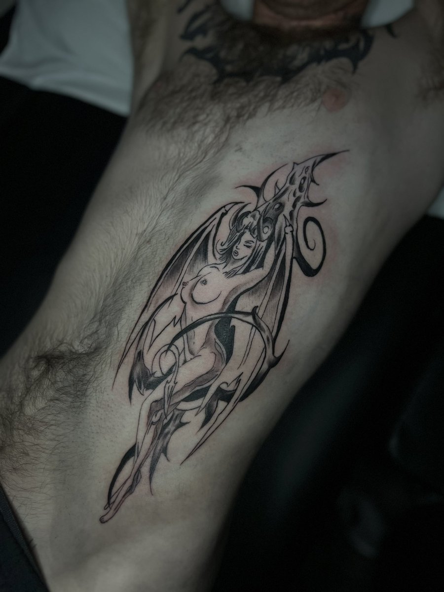 Bonesinkk's tweet photo. #tatoo #demon #girl https://t.co/uINT5rdJrk