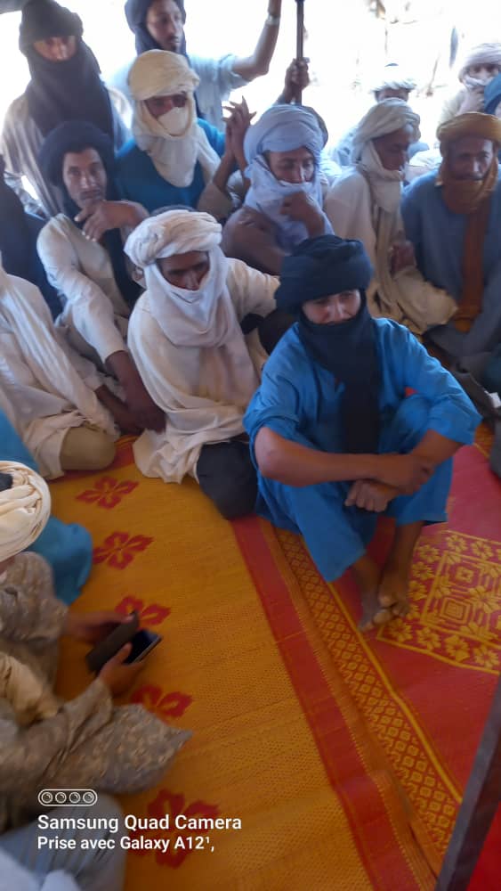 DarAlarchad's tweet photo. زيارتنا لمخيم اللأجئين الطوارق بضواحي شينتبراضين 700 كلم شمال نيامي العاصمة.
حوالي 2000 أسرة
واكثر من 9000 نسمة.
وفي ازدياد مستمر..
وكانوا في شدة الحاجة للمأوى والغذاء.
نسأل الله أن يسخر لهم أهل الخير ورحماء الانسانية.
#النيجر 
#الانسانية 
#اللاجئون https://t.co/bLDL7Vr2zv