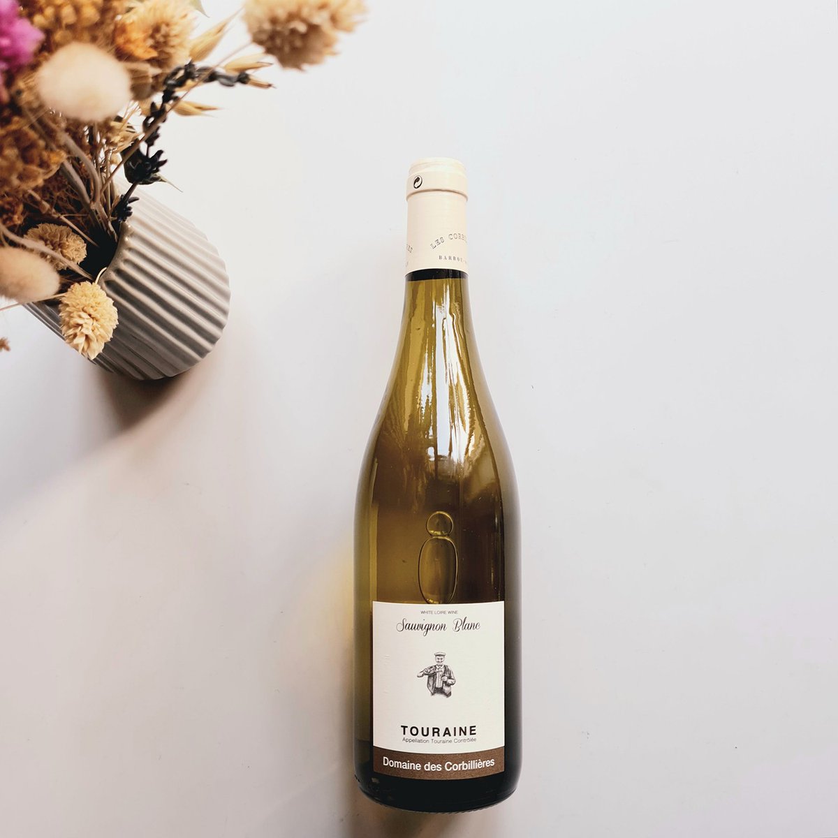 Refreshing with vibrant acidity, it tickles the nose with citrus and tropical fruits while the palate sings with perfect-pitch notes of green apple and grapefruit. 

Shop Now 👉 bit.ly/42f9zyC