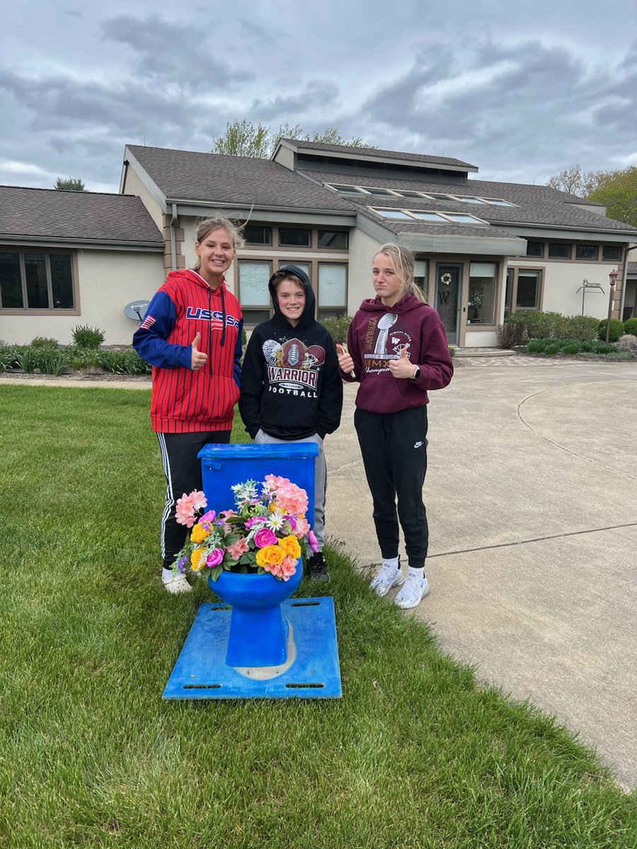 WatsekaNHS's tweet photo. NHS members were really FLUSHED after all the heavy lifting! https://t.co/Tax2GAYajp