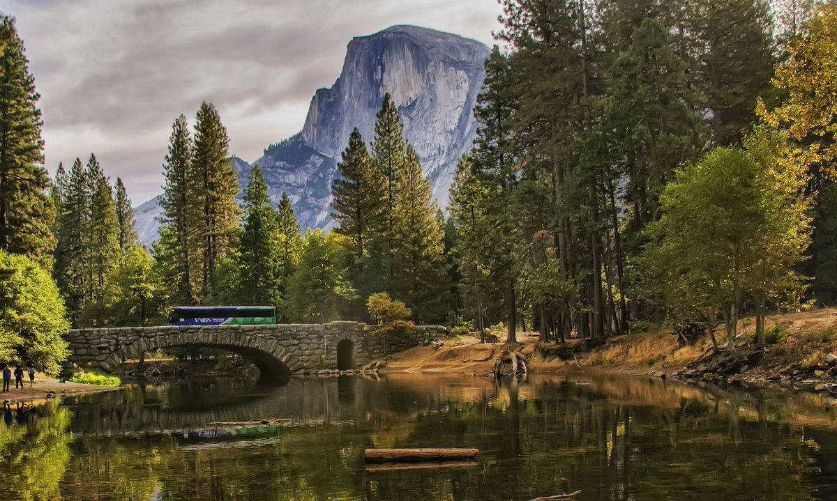 Seasonal <a href="/rideyarts/">YARTS</a> public transit between
<a href="/iflyfresno/">Fresno Yosemite International Airport (FAT)</a> and <a href="/YosemiteNPS/">Yosemite National Park</a> begins May 5 – September 8, 2023, with a daily run from the airport to Yosemite along the HWY 41 Route. See schedule and online reservations at:  yarts.com/routes-schedul…