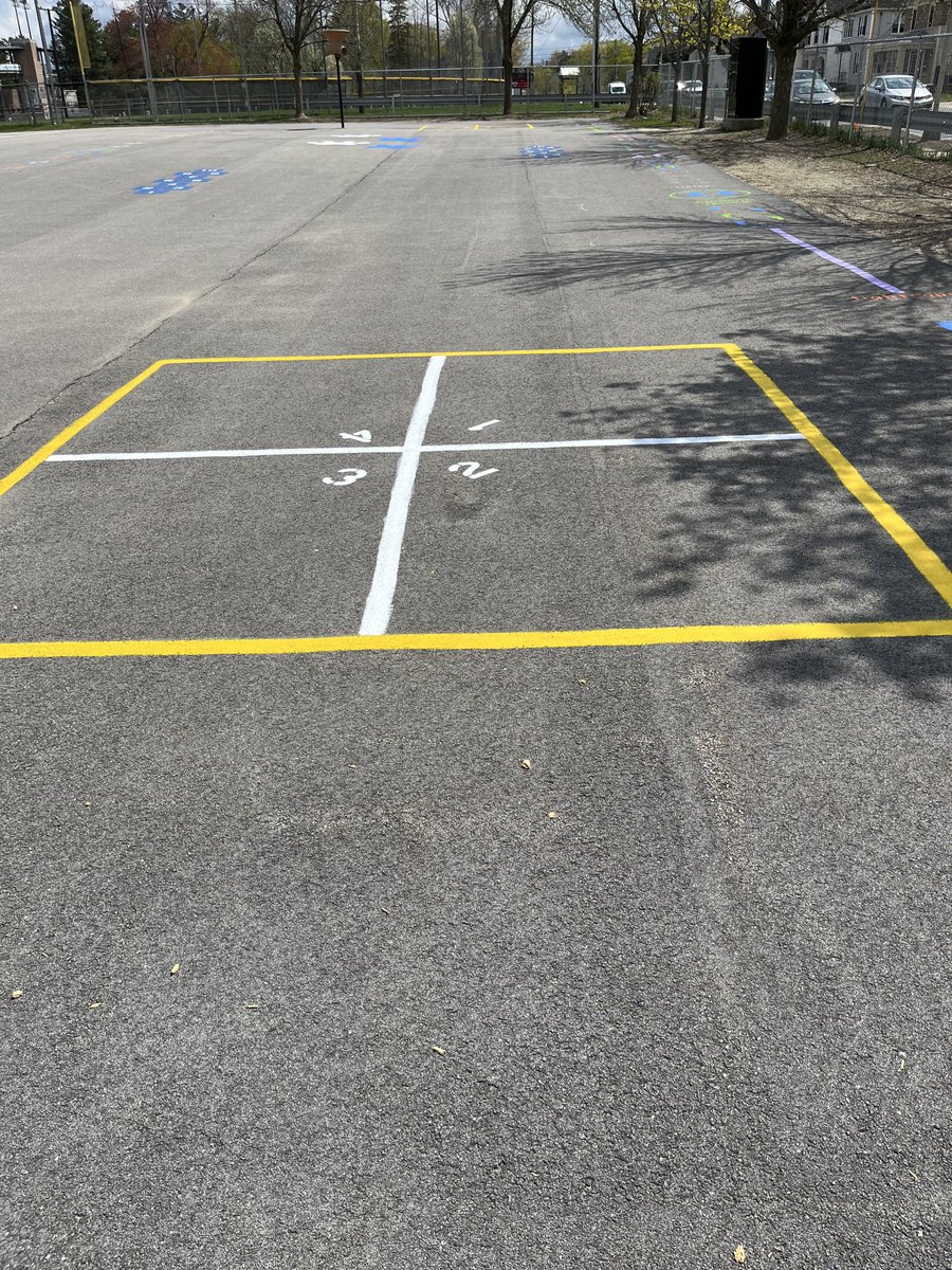 ThomasAdamakos's tweet photo. Thank you Hannah Borgida from Boston Cares for organizing volunteers from Fidelity to help brighten up our playground.  You all did an amazing job and our students truly appreciate this.  Thank you! ⁦@NASHUASCHOOLS⁩ #nsd42 #onenashua https://t.co/4rwZMVJvXB