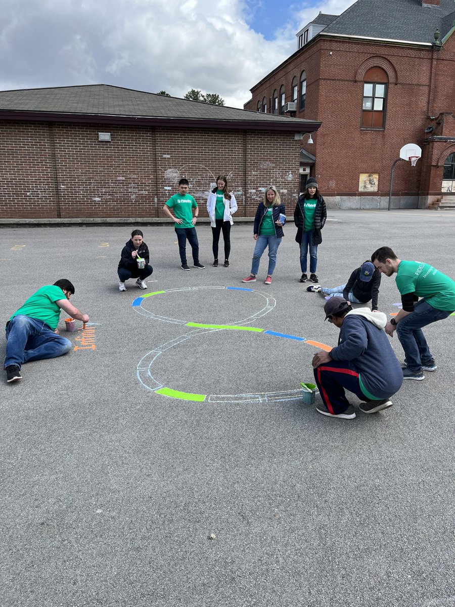 Amherststschool's tweet photo. Thank you Hannah Borgida from Boston Cares for organizing volunteers from Fidelity to help brighten up our playground.  You all did an amazing job and our students truly appreciate this.  Thank you! @NASHUASCHOOLS #nsd42 #onenashua https://t.co/miB13J8YUr