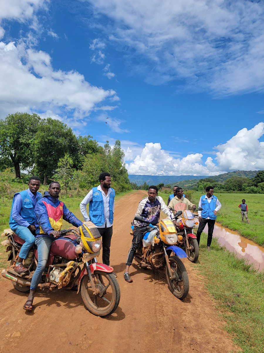 oromiaphysician's tweet photo. Despite the challenges, the team did not compromise on their commitment to stay and provide, supporting those most affected! OPA-ERT provided basic and emergency healthcare services ti IDPs in d/t woredas of Guji zone (Girja, Wadera &amp; Saba Boru) https://t.co/y0LbMLY0Co #IDPs https://t.co/lQ3f23bhCC