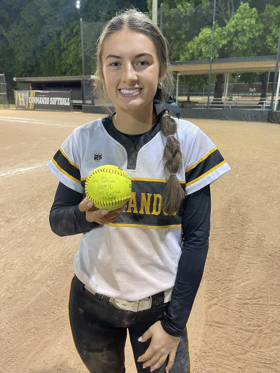 CommandoSB's tweet photo. ‼️💣 BOMB SQUAD 💣‼️

We had TWO huge bombs today! First, Addi Swindle puts the Commandos on the board with a 3-run shot in the 1st inning to tie the record for homeruns in a season! #10! Addi is now tied with our very own Annsley Kalamon for the homeruns in a season! https://t.co/xJ8zTtqTBg