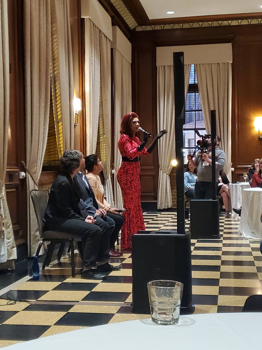 InclusivCDCUs's tweet photo. Call-to-action to credit unions:

"Bravery means you're not afraid. Courage is hard work. It means there is adversity but you do it anyway. We need courage." @belladuballe  #Inclusiv2023 https://t.co/cxhVlnzJ8m