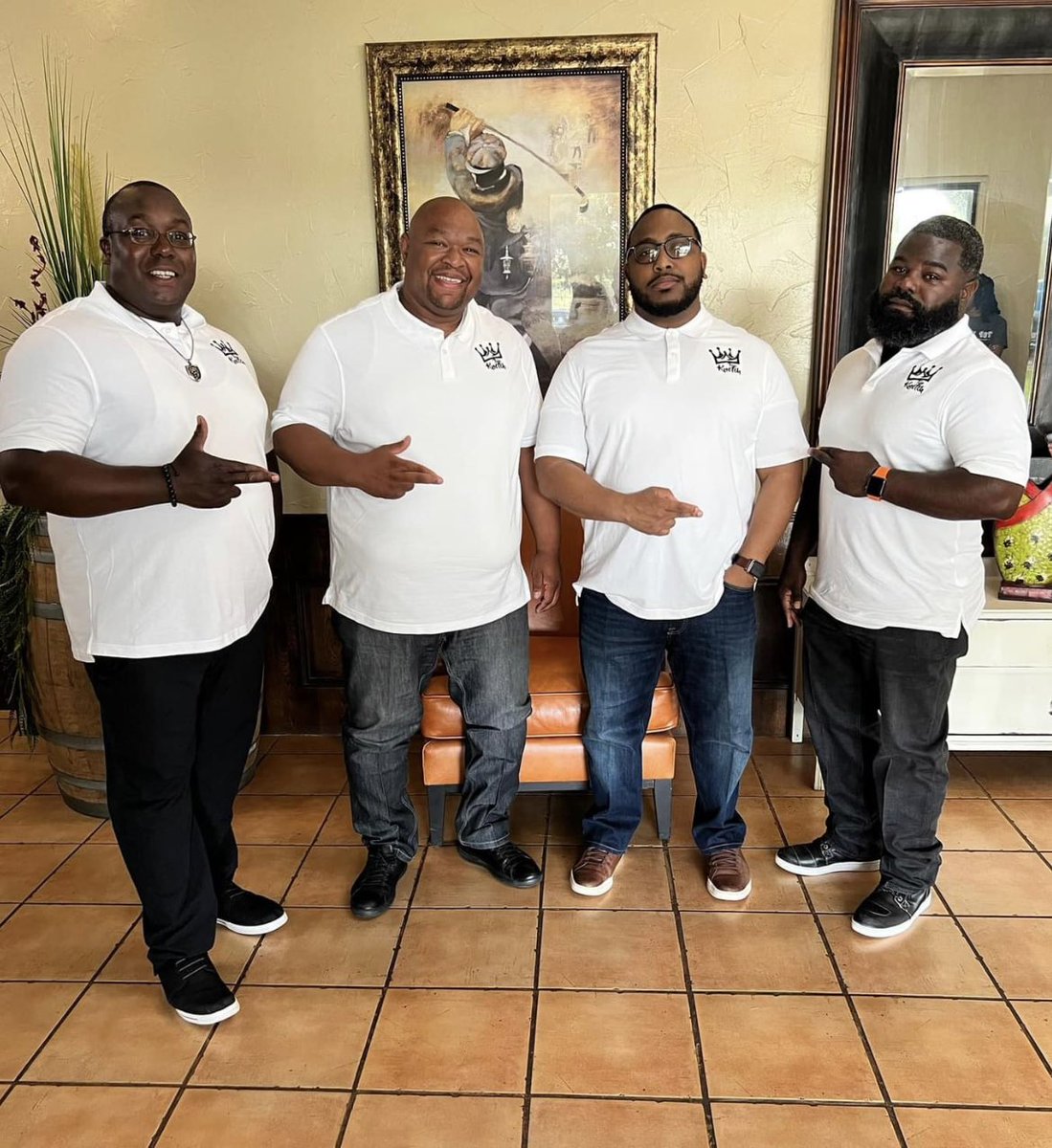 topknotchnick's tweet photo. Blood makes you related but Loyalty makes you family🤞🏽🤞🏽
#topknotch https://t.co/xgUo4YSpCv