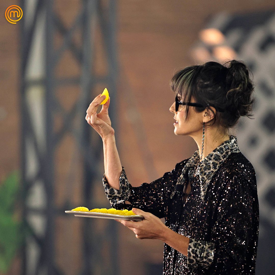 Senhoras e senhores, chef Helena Rizzo e seus cortes perfeitamente alinhados e padronizados. 😍 #MasterChefBr