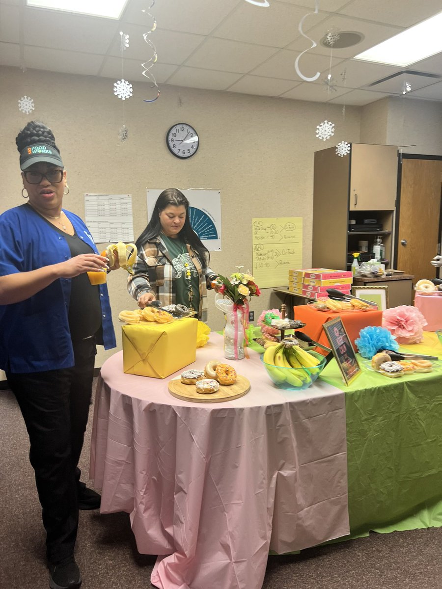 Thank you to our awesome PTA, @canerunfrc and @HeineBrosCoffee for a great breakfast treat yesterday! We love and appreciate our staff! @CaneRunCougars