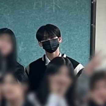 hanyujinbr's tweet photo. 📸 Han Yujin e sua turma na Escola de Artes Hanlim!

#HANYUJIN #한유진 #ZB1 #제로베이스원 https://t.co/H14vbgkrIF