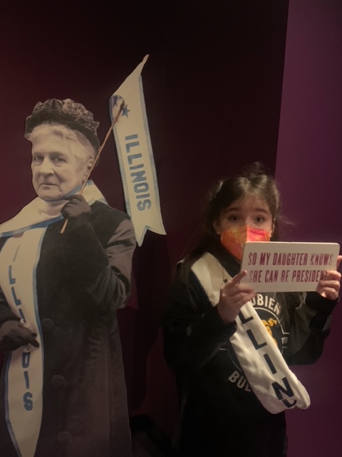Jefferson Park 3rd graders went to the Chicago History Museum today. My kid knows how to hold a protest sign, we love our city. #TheBestAreWithCPS