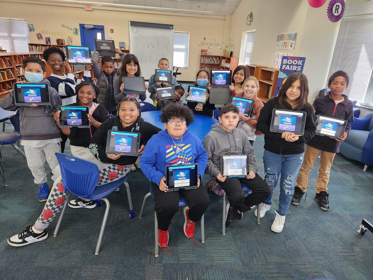 MediaCees's tweet photo. @CEES_Jackets @LCSJackets @Gink #learngrowleadcees
First group of fourth graders to escape!!! https://t.co/dNDtMhmH18