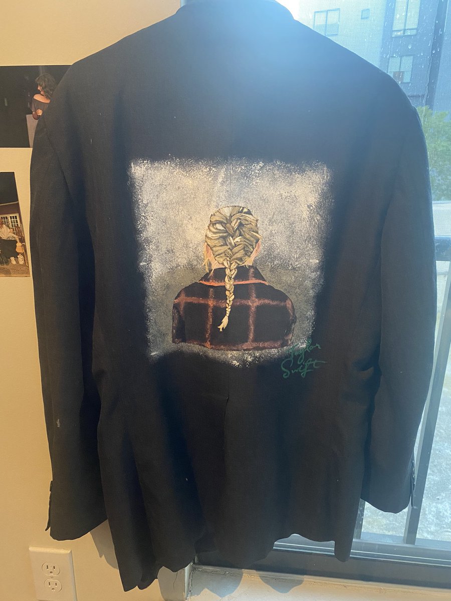 ebay2399's tweet photo. @Mollie_Smiles @sydneyhlofton sent me this tweet. I’ve been painting customized suit jackets. I’ve got this Evermore one. It has Ivy down one sleeve and “evermore” down the other in green. Message me if interested :) https://t.co/Ty3xoKZV0u