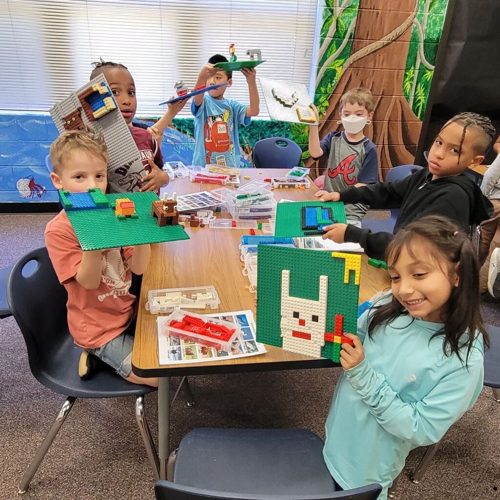 Gwin Oaks Reads tweet media