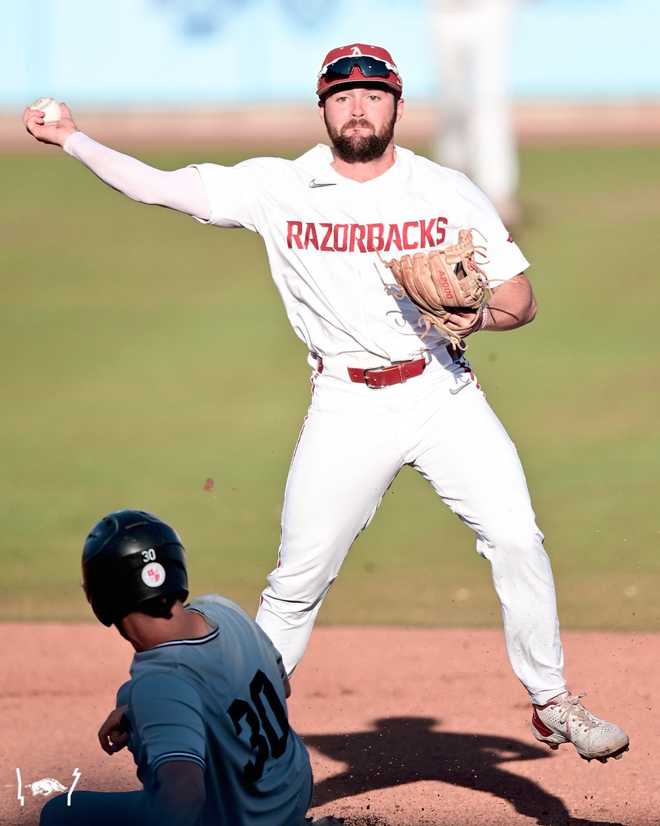 Arkansas Baseball on Twitter "Bisons tie it in the 4th 3