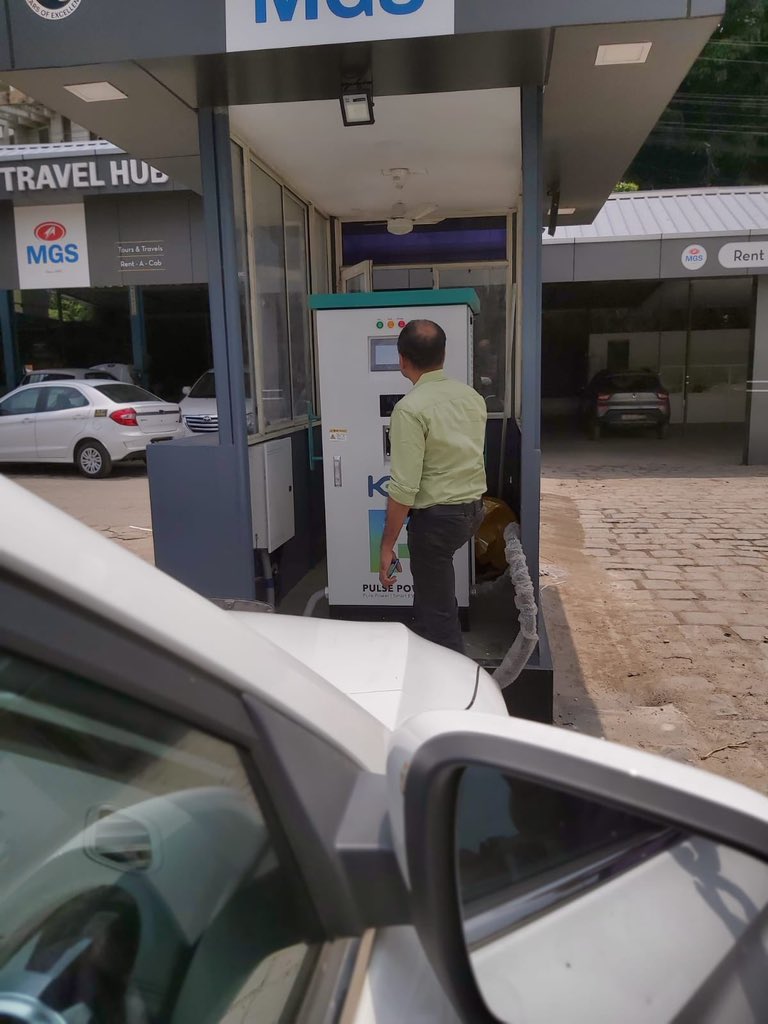 PulsePowerEV's tweet photo. ⚡️⚡️PULSEPOWER  EV  |  WELCOMES YOU AT OUR BRAND NEW CHARGING LOCATION NOW OPEN FOR BUSINESS ⚡️⚡️

10/110 C6, MGS Complex
Seaport - Airport Road, Kakkanad
Kochi  682 030 Kerala

🚙🚙🚗🚗

#Kochi #Kerala #EV #electricvehicles #ElectricCars #renewableenergies #electricar https://t.co/FlKpP4FPuA