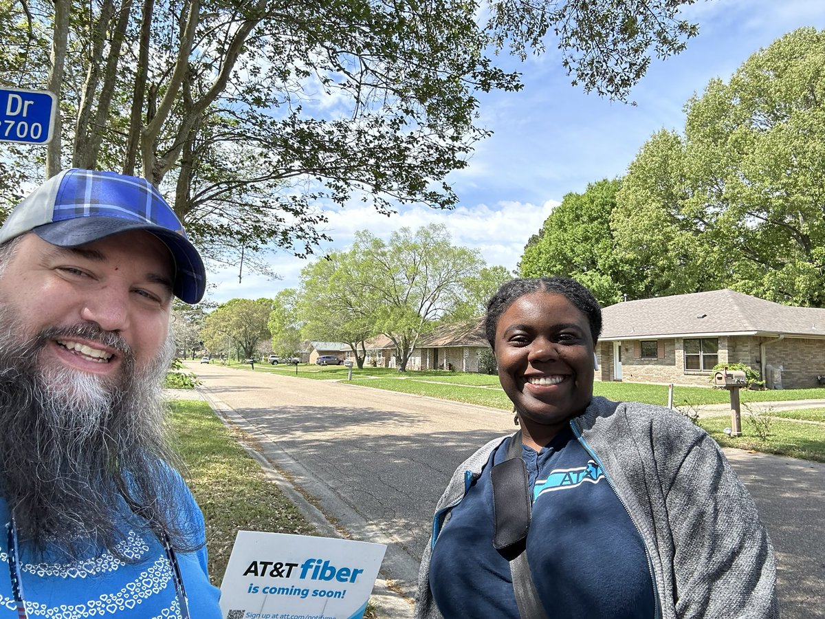 EdwinLoeffler's tweet photo. Big win in Bogalusa! Retail partners with our fiber team and 8 new fiber submitted and installed with a bunch of leads! Shoutout to David Bush and the installers and my team! @ATT @Titus_MJLewis @WeAreTheGulf @ericjones1816 @unclerobCCC https://t.co/jO4WjgBDgK