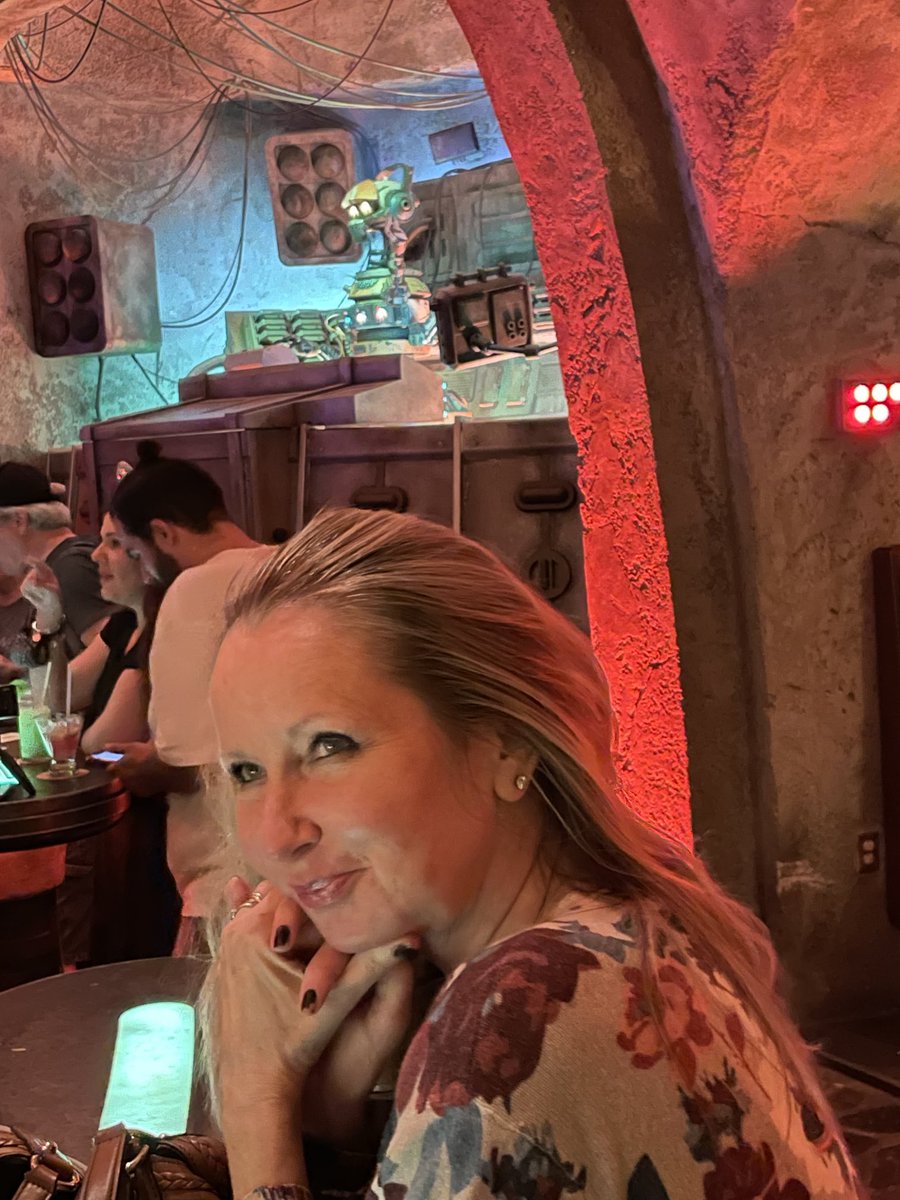 Lipstick, Booze & Backstage Passes tweet media