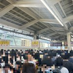 GWの東京駅。新幹線の自由席ホーム、改札口、切符売り場どれも大行列!