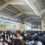 GWの東京駅。新幹線の自由席ホーム、改札口、切符売り場どれも大行列!