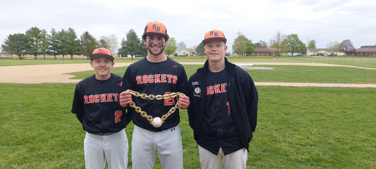 RB 2 Seneca 1 at Roanoke tonight. Good defense and multi-hit for B.Magnuson and N.Hunter who drove in both runs. I.Beyer with a CG win. Had to be a chain gang tonight #WeAreRB.