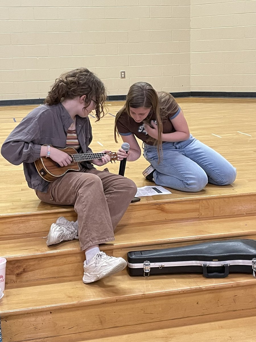 Frau Kelly Jones tweet media