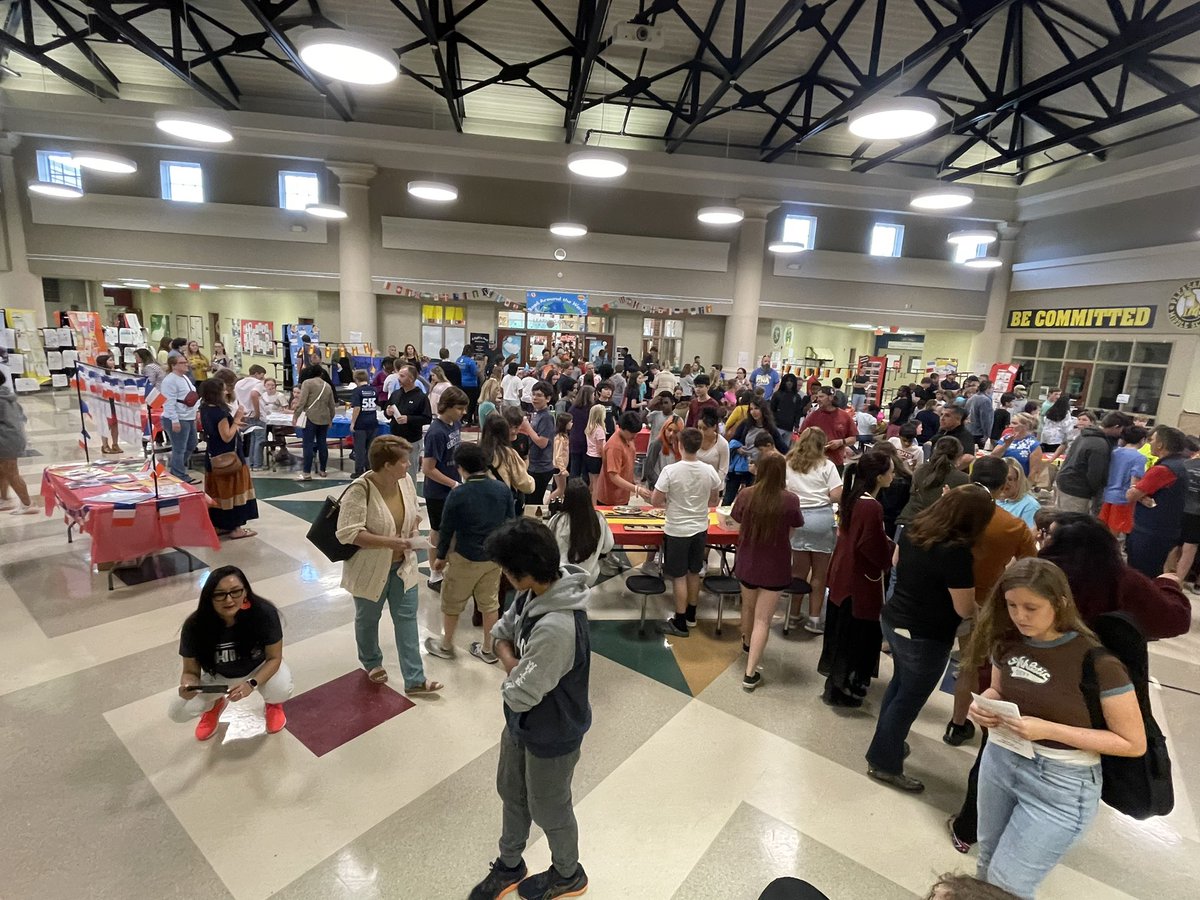 Frau Kelly Jones tweet media