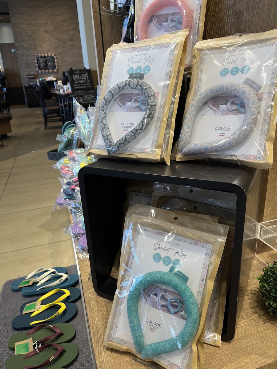 TSUTAYA1468's tweet photo. *:★＝雑貨入荷情報＝★:*
　
初夏を快適に過ごせるアイテム、入荷しました☀️

大人気の #hippobloo のビーチサンダル、大きく展開中♪

フルーツモチーフのルームシューズや、昨年度に引き続き #アイスリング も専用ポーチと共に多数入荷しました✨

ご来店お待ちしております♪

#tsutaya坂戸八幡店 https://t.co/GoO1lPo83M