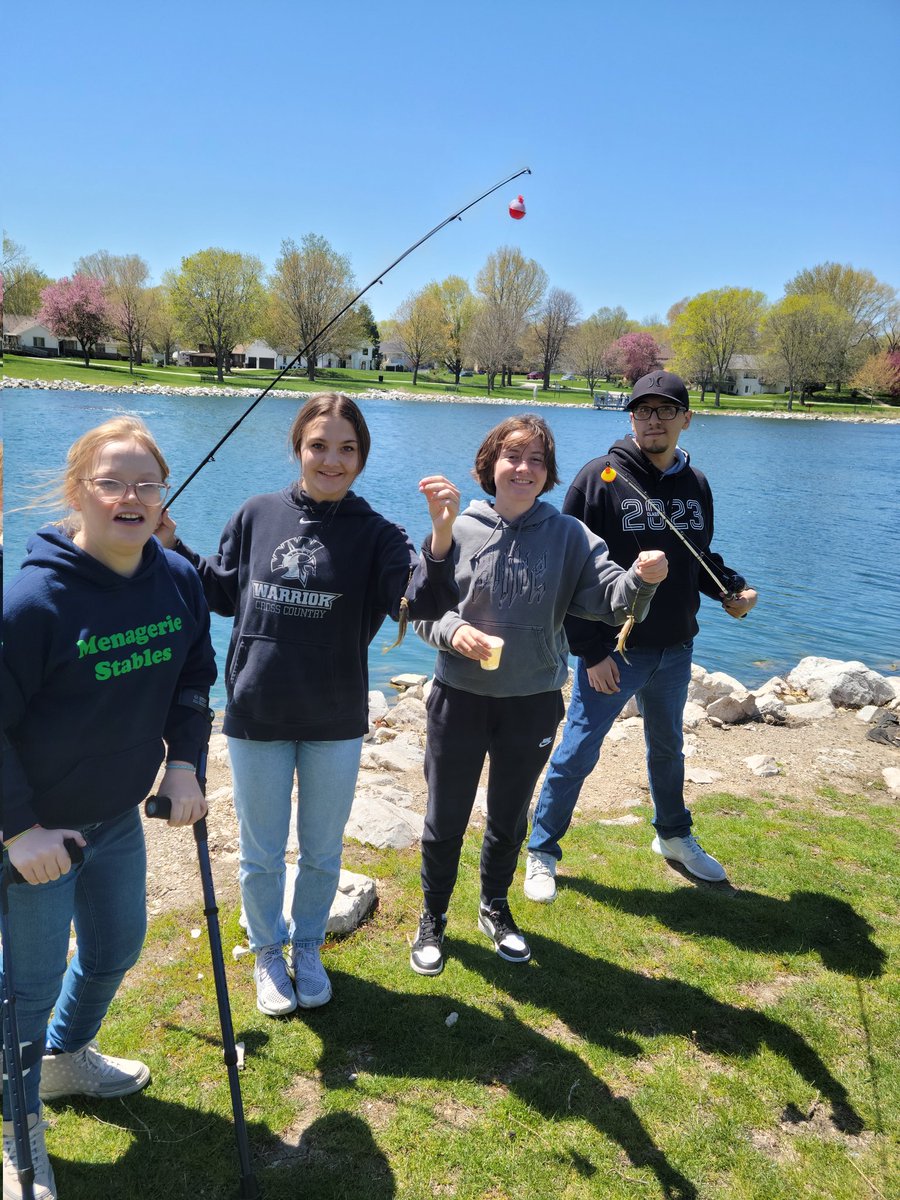 UHSPhysicalEd's tweet photo. The strong wind did not keep us from slaying them today!
#PEOPELPE https://t.co/jph3lTPrtn