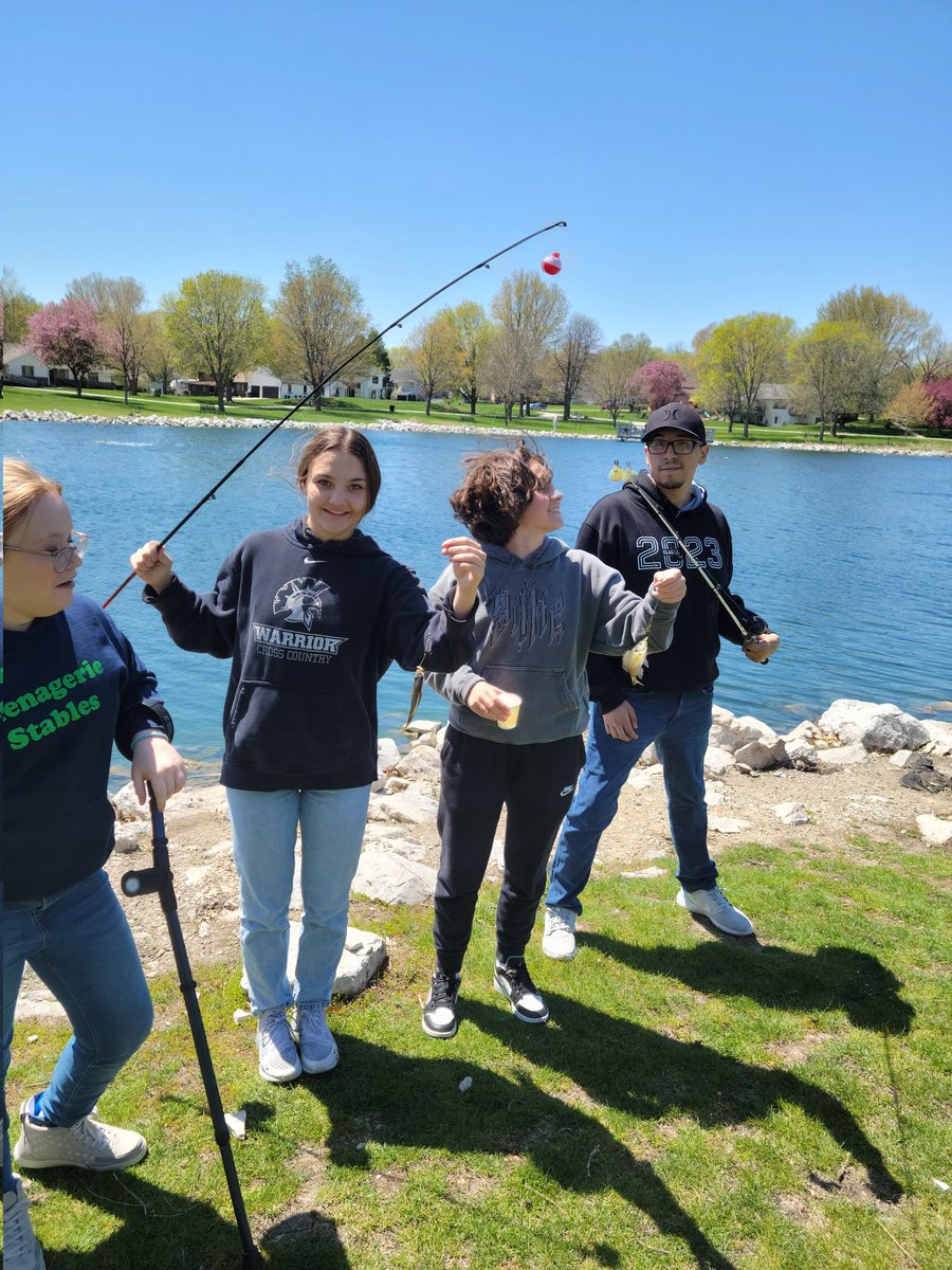 UHSPhysicalEd's tweet photo. The strong wind did not keep us from slaying them today!
#PEOPELPE https://t.co/jph3lTPrtn