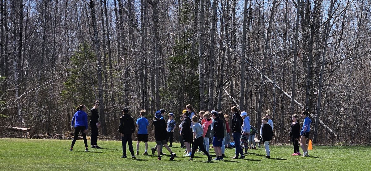Warming up at Friday's running club <a href="/Oldfield_Osprey/">Oldfield Elementary</a> <a href="/KidsRunClub_DNS/">Kids Run Club</a> with Mrs. Askew. We hope to see this weather return for the first race in the <a href="/YouthRunningNS/">Youth Running Series</a> this weekend.