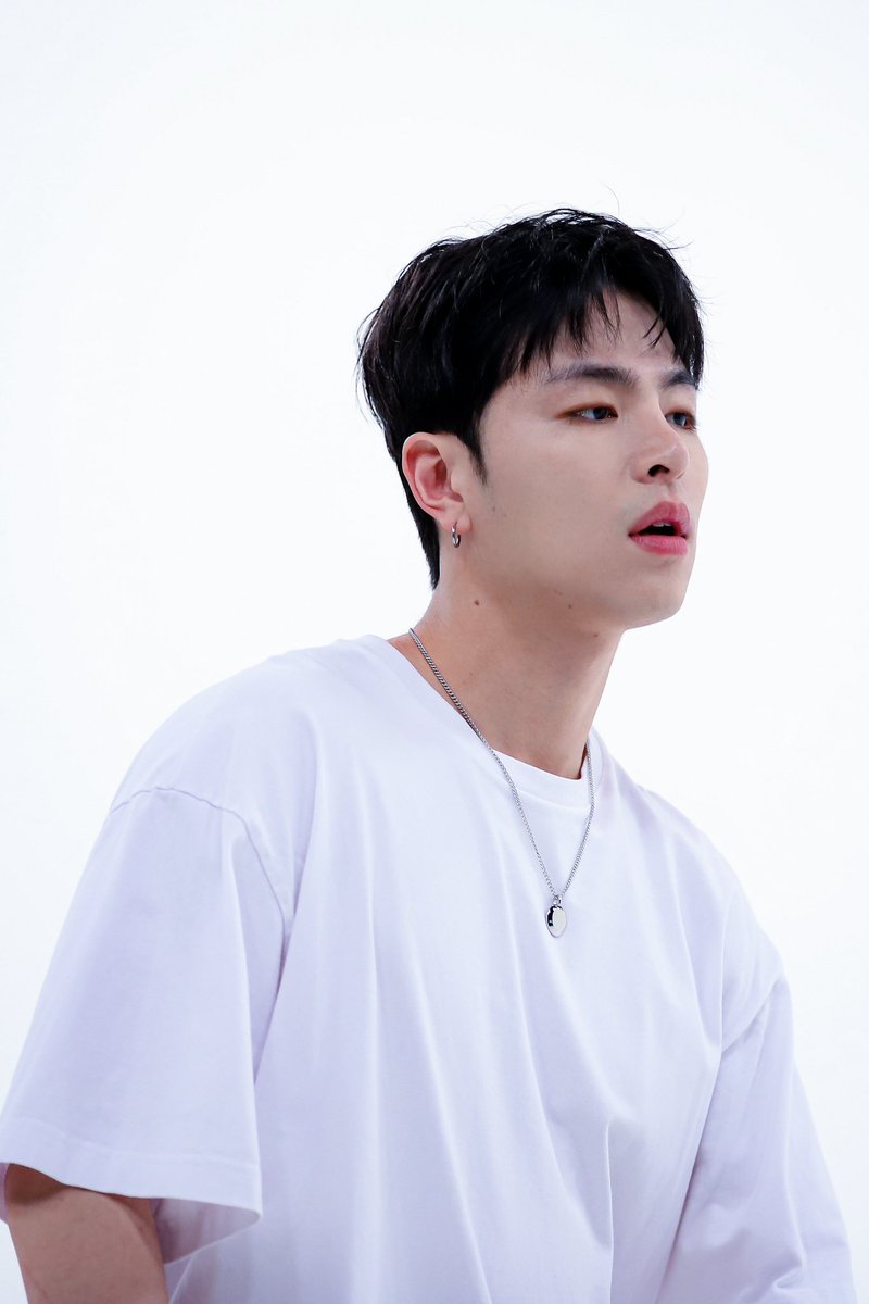 Classic_9794's tweet photo. JAY &amp; JUNE for Weekly Idol 🤍🪽✨

more📸 : https://t.co/d0yRm9OJ8F https://t.co/1QRxcEWUVr