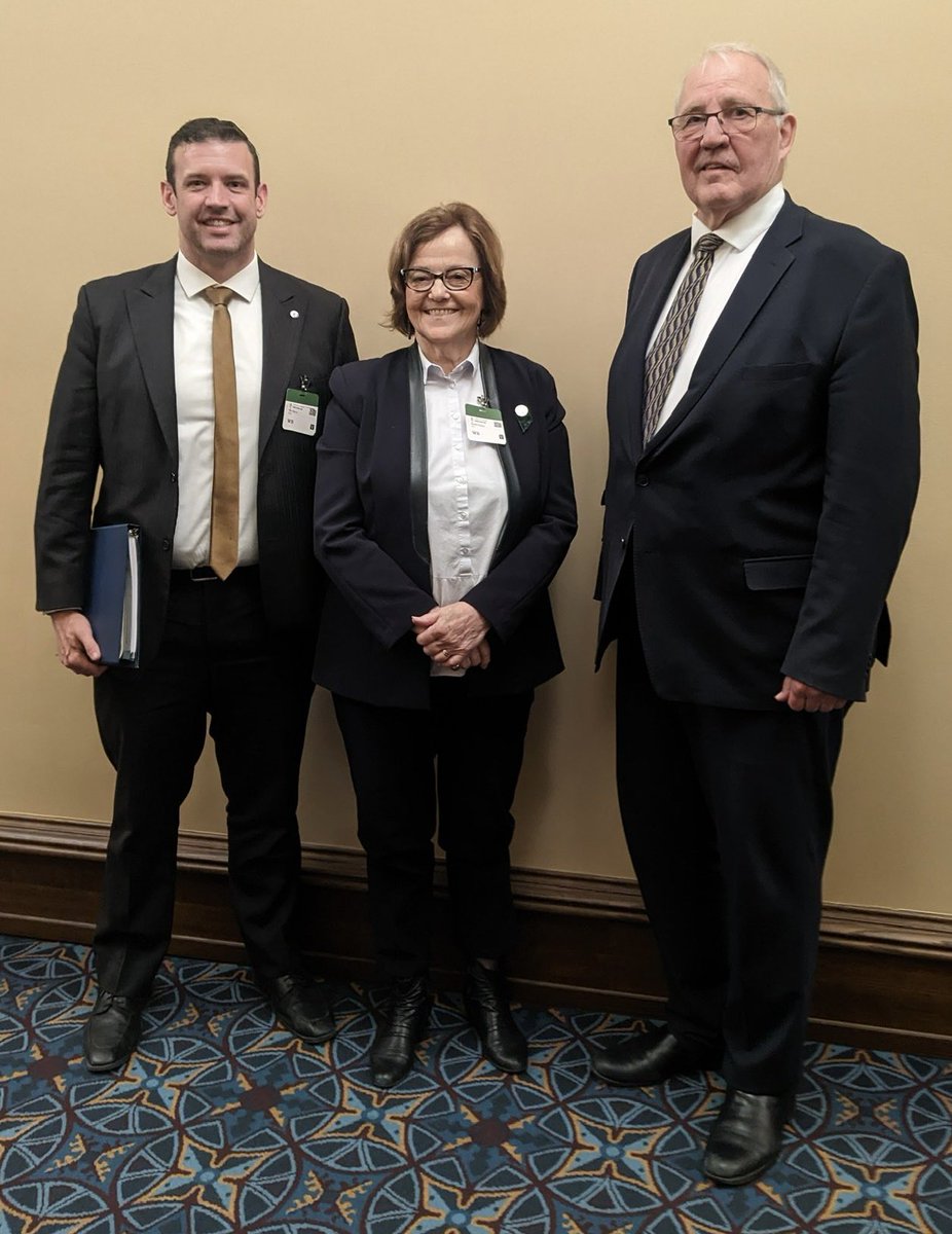 Productive few days in Ottawa this week, repping @St_Catharines as a part of the @GLSLcities group discussing water policy. Thanks to @VBadawey for being a leading voice in this cause, @SandraLEaston for being a fellow Niagara voice, and @BillBlair for the great meeting today.