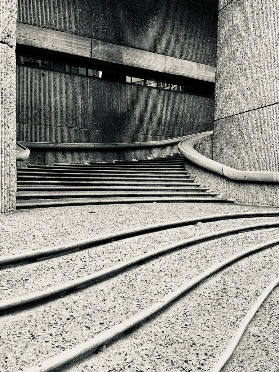 Jshatan's tweet photo. Varied Viewpoints #122: Spillover. #concrete #architecture #brutalism #boston #bwphotography #bostonma #massachusetts #ma #newengland #newenglandphotography #iphone13 #shotoniphone #iphonephotography #photoaday #photoadaymay https://t.co/tCTxRqlazB