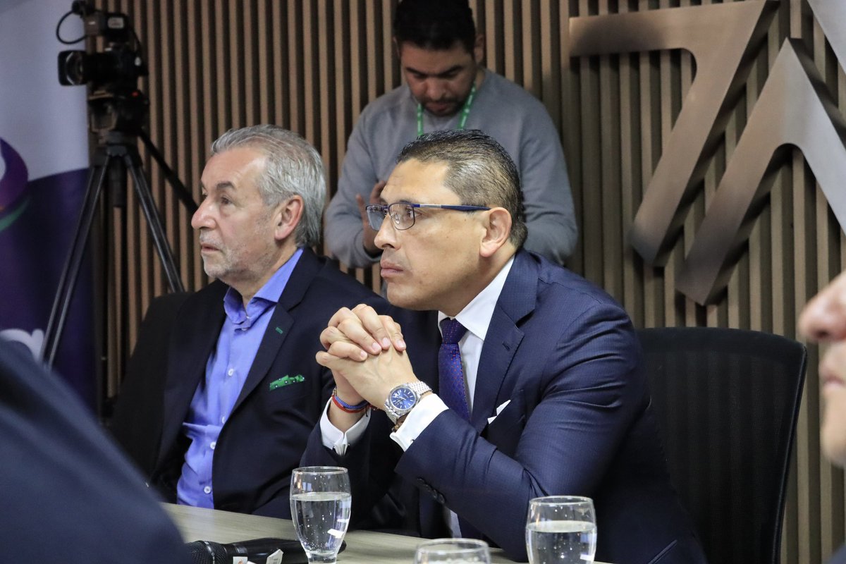 FunemeAlejandro's tweet photo. Pusimos a disposición nuestra capacidad técnica con el desarrollo de estudios y diseños arquitectónicos que servirán para la construcción de la nueva sede del Sena en nuestra Capital 👇🏼 https://t.co/iJXM7DM872