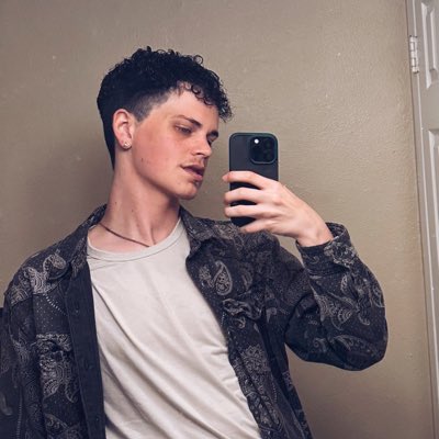 sammy_swim's tweet photo. #NewProfilePic https://t.co/yoA9Q28XM5