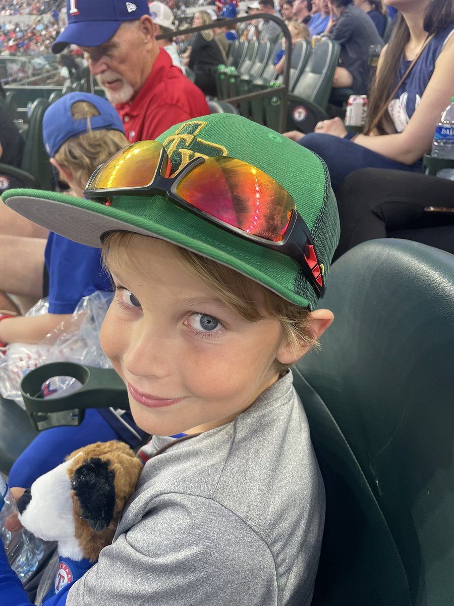 durrett's tweet image. #globelifefaces