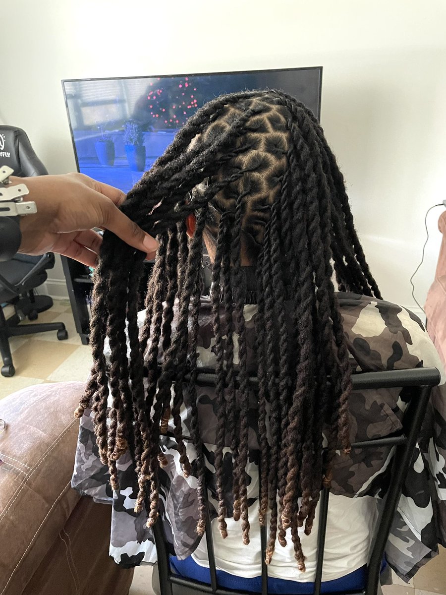 locsbynashay's tweet photo. Two Strand retwist🖤 #twostrands #longlocs #locstylesforwomen https://t.co/UUkW5DUH11