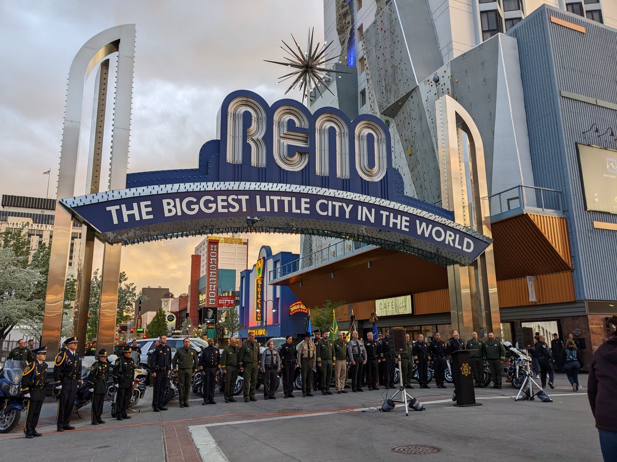 uofnevadapolice's tweet photo. Last night, UPD had the chance to join other local agencies under the Reno Arch for the 14th Annual Turning the Arch Blue. Every May 1, we gather together to remember those who gave the ultimate sacrifice in the line of duty &amp; to remember the loved ones left behind. 
#BlueArch https://t.co/fQRDrYclps