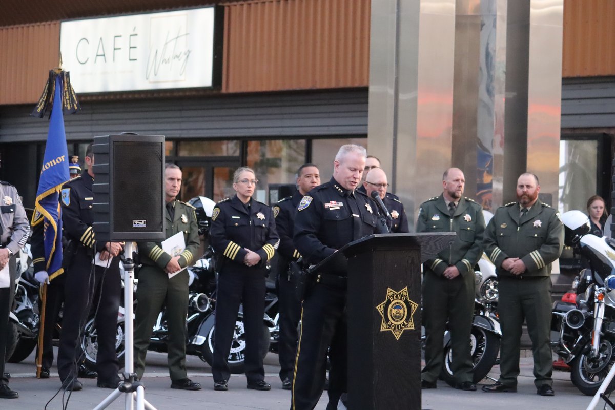 uofnevadapolice's tweet photo. Last night, UPD had the chance to join other local agencies under the Reno Arch for the 14th Annual Turning the Arch Blue. Every May 1, we gather together to remember those who gave the ultimate sacrifice in the line of duty &amp; to remember the loved ones left behind. 
#BlueArch https://t.co/fQRDrYclps