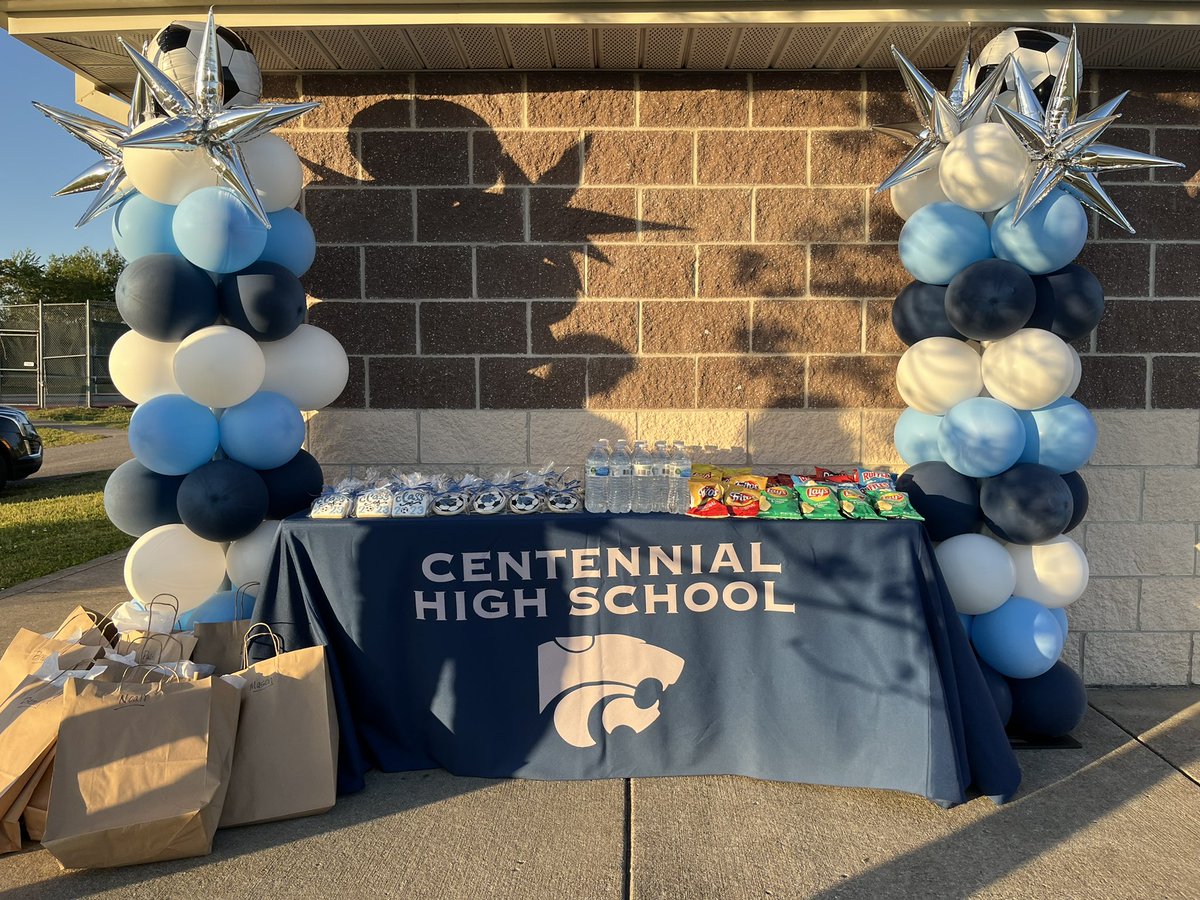 CHSmensoccer's tweet photo. Thats a wrap on senior night! 9-0 win!
Merrick Thomas 1 goal 1 assist 
Jameson Shannon 2 goals 1 assists
Brewer Osteen 2 goals 3 assists
Logan Brunton 1 goal 1 assist
Mason Cahill 1 goal
Fher Nava 1 goal 1 assist
Dom Young 1 goal
Clean Sheets for Dominic Young &amp; Noah Dorris https://t.co/7Vs0oZr0rU