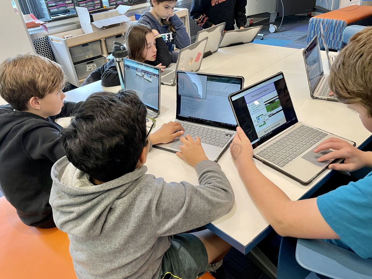 Guidance workshop students are learning about @CoSpaces_Edu for their project on meta-moment. Can’t wait to see what stories they create! @STEAMwithSasso @geoffcurtis @jennkthompson @BobbyBellMS #ReBelltone #WeAreChappaqua