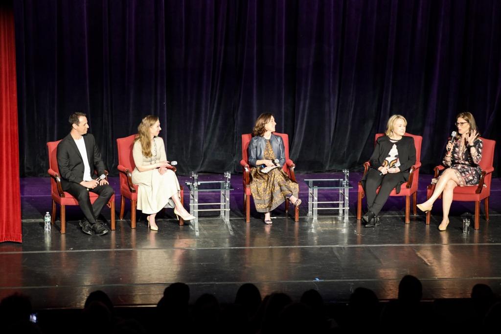 I'm pretty sure last night was a dream. So hey, check out this photographic evidence from my surprisingly well-documented dream. (Dream participants include: Secretary <a href="/HillaryClinton/">Hillary Clinton</a>, <a href="/ChelseaClinton/">Chelsea Clinton</a>, <a href="/AviWisnia/">Avi Wisnia</a> and  Stacey Saiontz, with photos by Lisa Wohl) #HowSabaKeptSinging