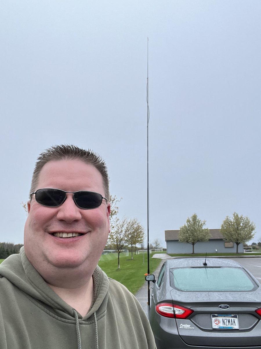 Kennerknecht's tweet photo. Happy Five-Two! I did a 2M #POTA activation at K-6532 today on 146.52MHz. I got a few contacts on 70cm at the end too. I used an ICOM 880H and the Ed Fong roll-up J-pole antenna. Get out there, try different things, and have FUN! #HamRadio https://t.co/nbShabqNT8