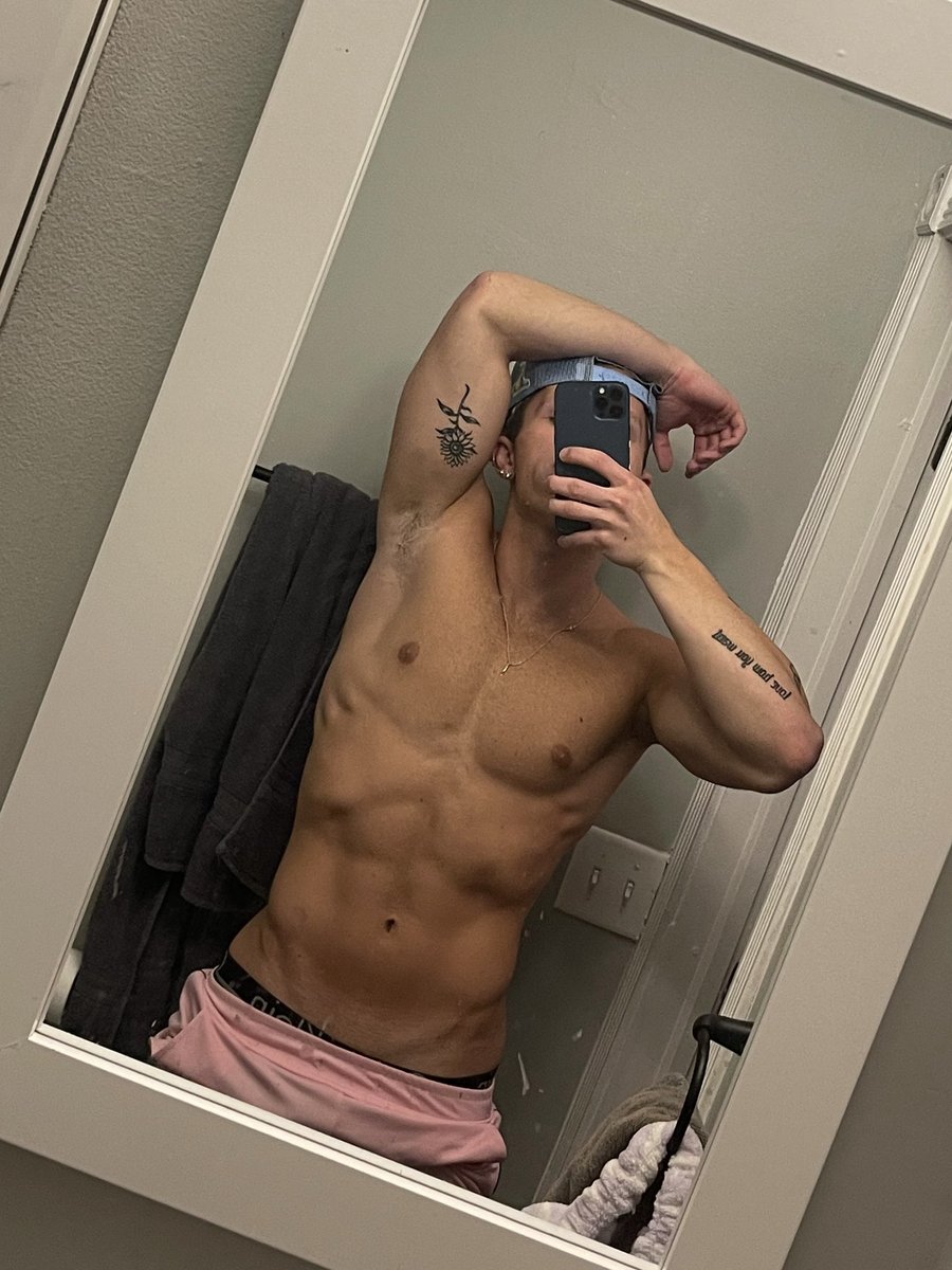 FvKqarDWIAAbjgF?format=jpg&name=medium